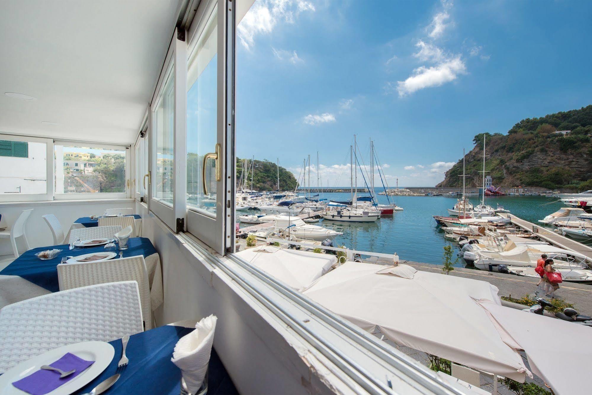 Hotel Ristorante Crescenzo 3*